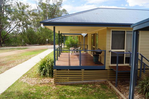 Tooleybuc River Retreat Villas - Kingaroy Accommodation 3