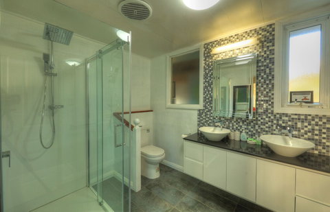 Arthur River Spa Cottage - Kingaroy Accommodation 2