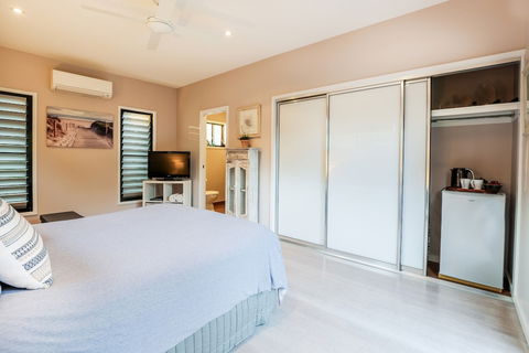 Agnes Water Stays - Kingaroy Accommodation 5