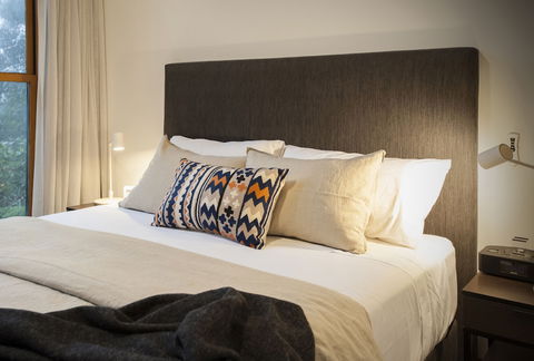 Artist On Everest - Kingaroy Accommodation 2