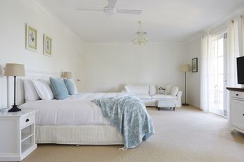 Hamptons Hinterland Retreat - Kingaroy Accommodation 3