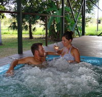 Berry Creek Bush Retreat - Kingaroy Accommodation