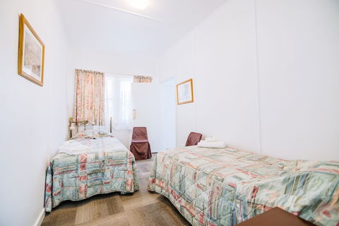 Warburton Lodge - Kingaroy Accommodation 4