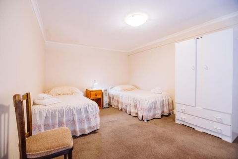Warburton Lodge - Kingaroy Accommodation 6