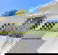 Barossa White House - Kingaroy Accommodation