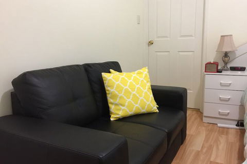 The Royal Dolphin B&B In Safety Bay - Kingaroy Accommodation 4