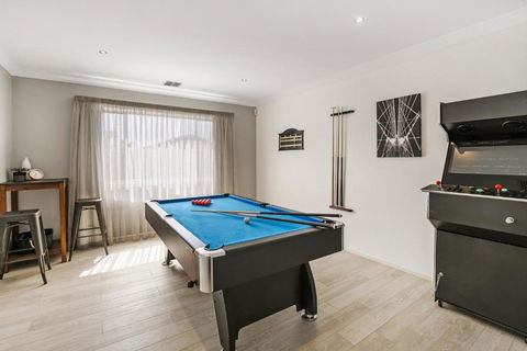 Luxury Coastal Escape - Kingaroy Accommodation 1