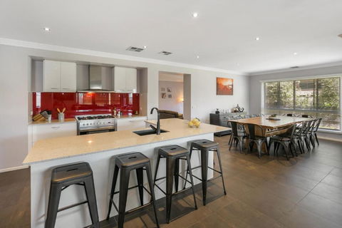 Luxury Coastal Escape - Kingaroy Accommodation 6