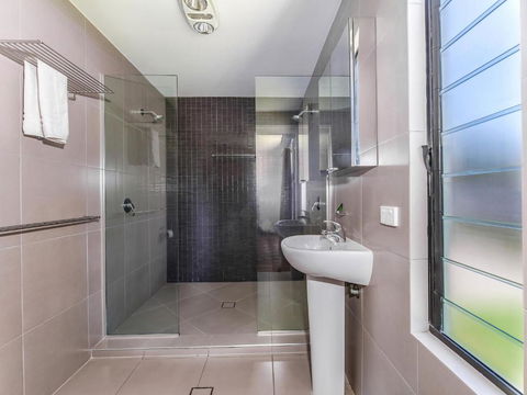Marcoola House Pet Friendly Sunshine Coast - Kingaroy Accommodation 5
