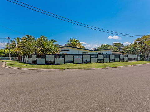 Marcoola House Pet Friendly Sunshine Coast - Kingaroy Accommodation 1
