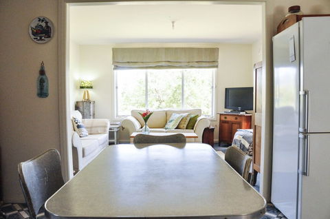 FALMOUTH Seadrift Cottage - Kingaroy Accommodation 1