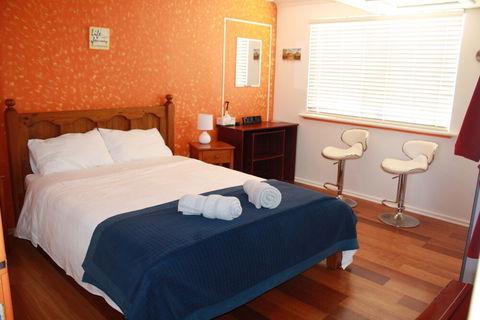 Shark Bay B & B - Kingaroy Accommodation 4