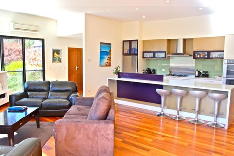 Gumtree Villa - Kingaroy Accommodation 5