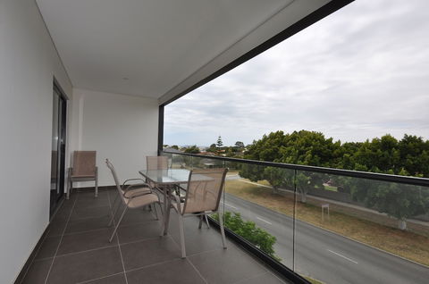 Coastal By Rockingham Apartments - Kingaroy Accommodation 3