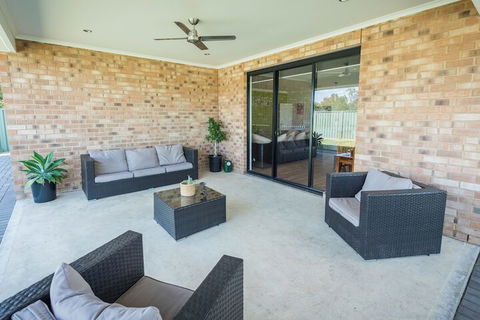 Barossa Family Holiday Home - Kingaroy Accommodation 6