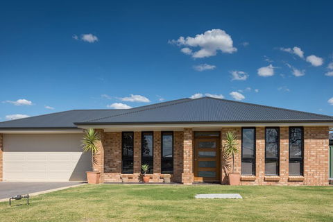 Barossa Family Holiday Home - Kingaroy Accommodation 5