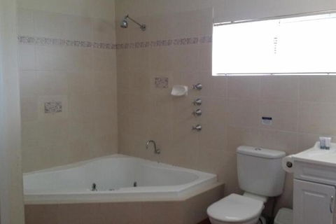 Chalets On Frenchman - Kingaroy Accommodation 7