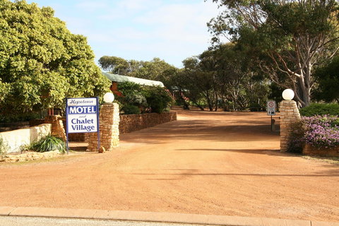 Hopetoun Motel & Chalet Village - Kingaroy Accommodation 5