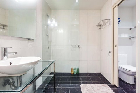 Location & Luxury In Central Of Melbourne 1207 - Kingaroy Accommodation 4