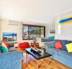 Sandy Toes Beach House Jervis Bay 2min to Beach - Kingaroy Accommodation