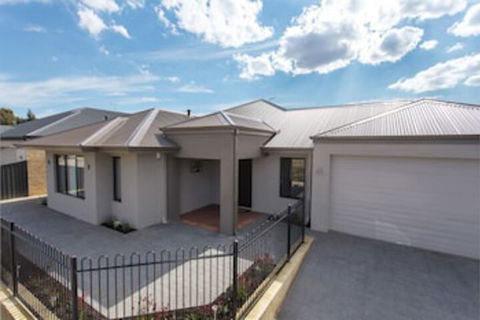 Beckenham House - Kingaroy Accommodation 0