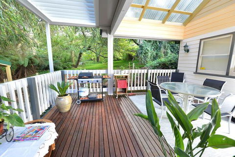 Aura Of The Dandenongs - Kingaroy Accommodation 1