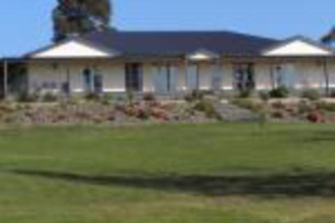 Nyora Lodge B & B - Kingaroy Accommodation 0