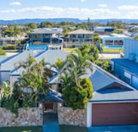 Maureen Waterfront Beach House - Kingaroy Accommodation
