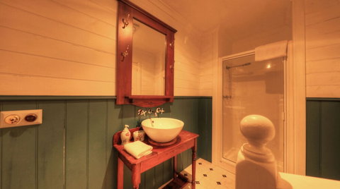 Grace's Spa Cottage - Kingaroy Accommodation 5