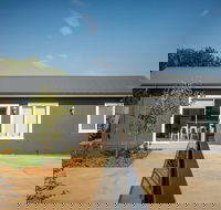 Kirsten Accommodation Parkes - Kingaroy Accommodation