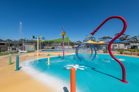 Holiday Haven Lake Tabourie - Kingaroy Accommodation 1