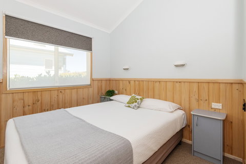 Holiday Haven Lake Tabourie - Kingaroy Accommodation 2