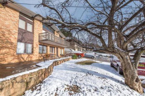 Alpine Apartment Great Location With Views Of Lake Jindabyne - Kingaroy Accommodation 4