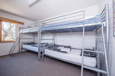 Alpine Apartment Great Location With Views Of Lake Jindabyne - Kingaroy Accommodation 6