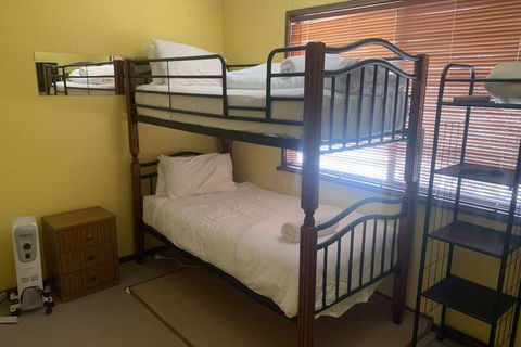 Alpen Glen 6 - Kingaroy Accommodation 5