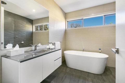 Great Scott! - Kingaroy Accommodation 4