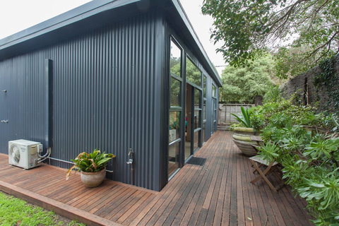 The Love Shack - Kingaroy Accommodation 0