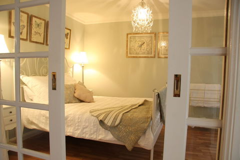 Azalea Cedar-Rose Villa - Kingaroy Accommodation 4