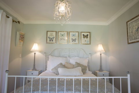 Azalea Cedar-Rose Villa - Kingaroy Accommodation 6