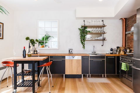 VERA, 1BDR South Melbourne Apartment - Kingaroy Accommodation 6