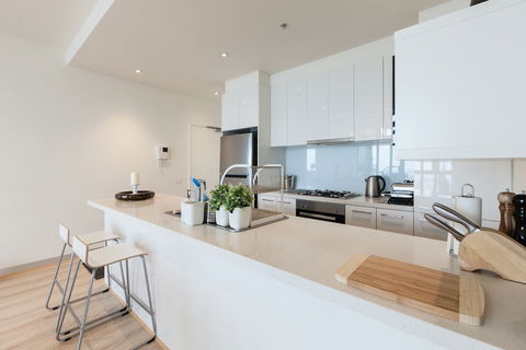 LENA, 2BDR Southbank Apartment - Kingaroy Accommodation 2