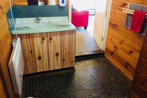 Anglers Reach Lakeside Village - Kingaroy Accommodation 1