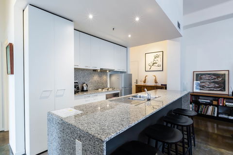 CYNTHIA, 2BDR Melbourne Apartment - Kingaroy Accommodation 2