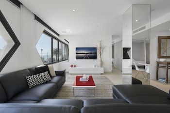 ELAINE, 2BDR St.Kilda Apartment - Kingaroy Accommodation 0