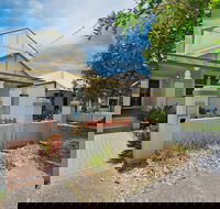 Newcastle Executive Homes - Veda House - Kingaroy Accommodation