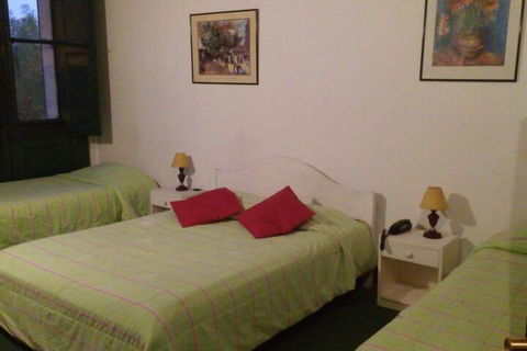 Cameron Lodge Cottage - Kingaroy Accommodation 5