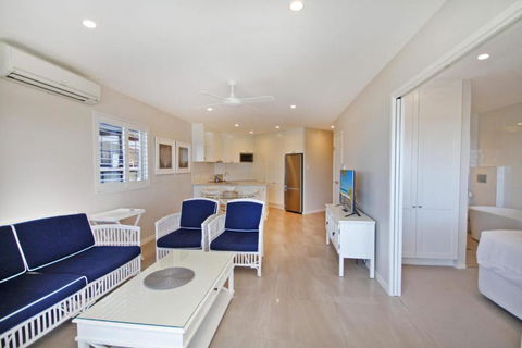 Coolum Baywatch Luxury Style Penthouse Linen Included WIFI 500 Bond - Kingaroy Accommodation 2
