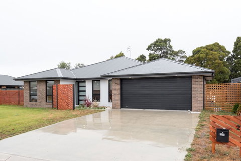 Euphoria House - Kingaroy Accommodation 2