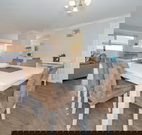 Pebble Pde 1 / 14 Fingal Bay - Kingaroy Accommodation