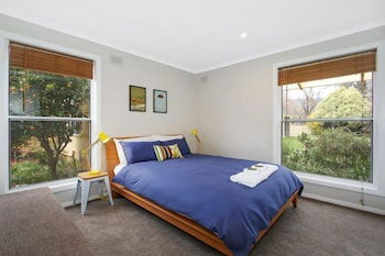 Cherry Lane - 3 Bedroom Brick Home - Kingaroy Accommodation 6